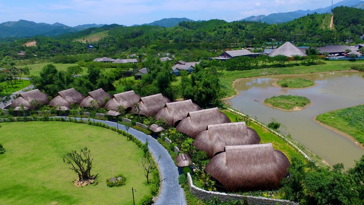 Bamboo Bungalow tại Serena Resort Hòa Bình